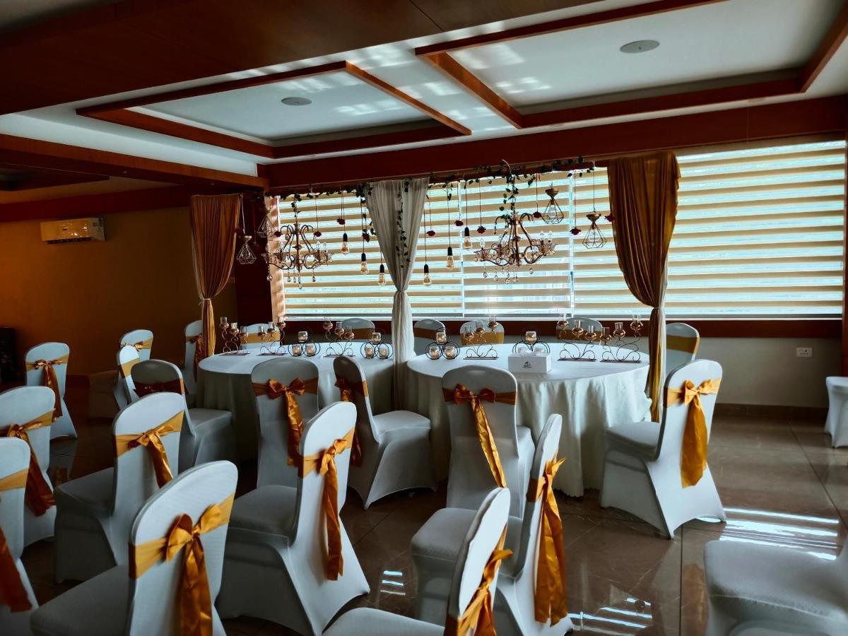 River Terrace Resort&Spa Kochi Buitenkant foto