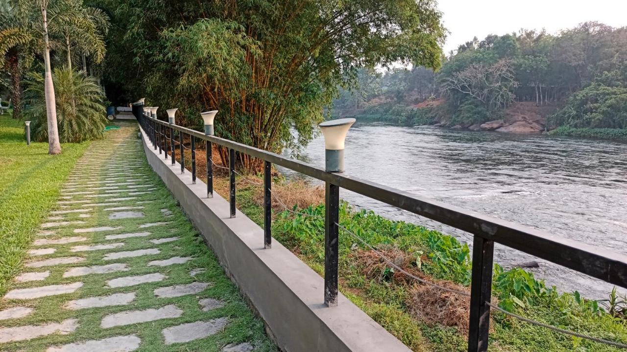 River Terrace Resort&Spa Kochi Buitenkant foto
