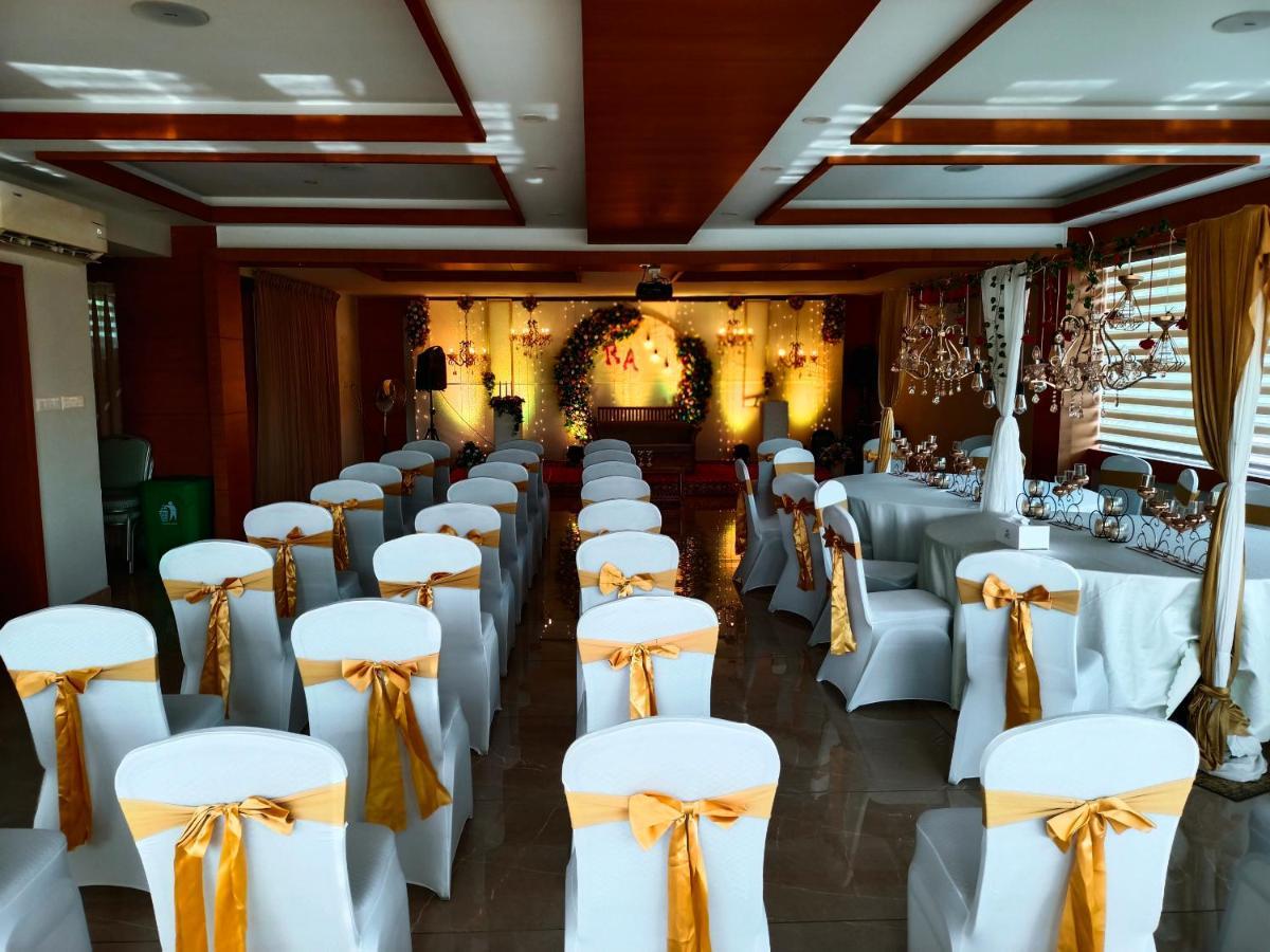 River Terrace Resort&Spa Kochi Buitenkant foto